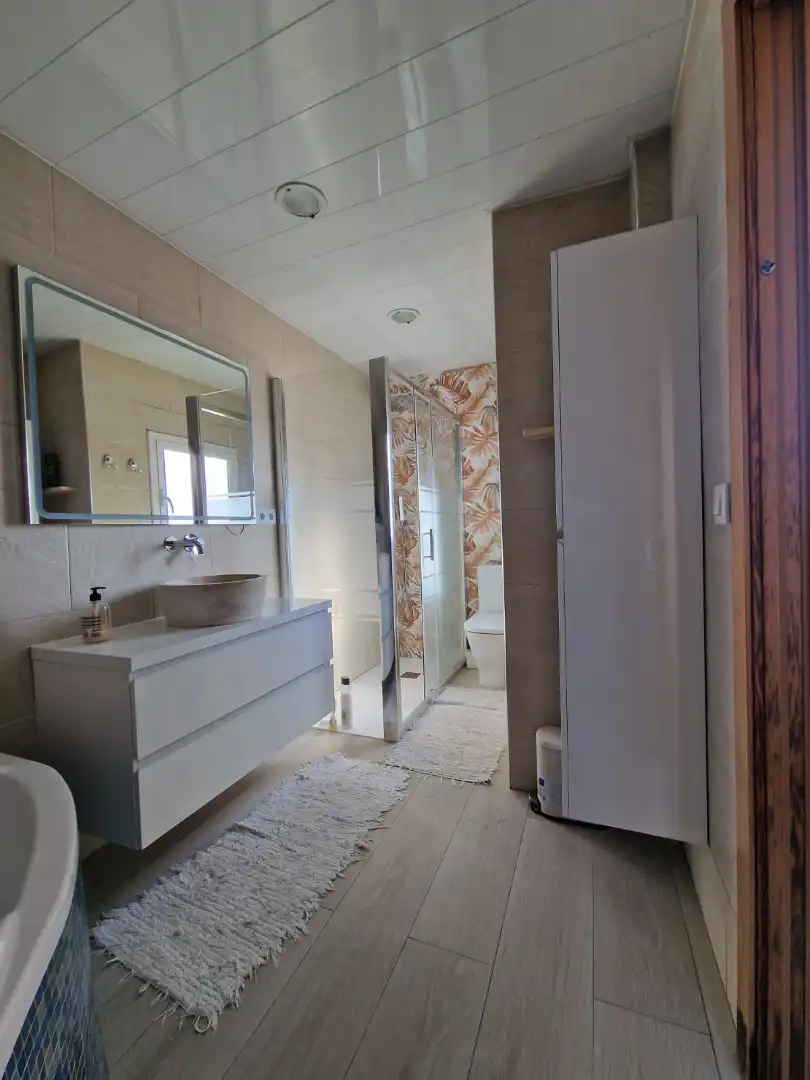 Baño de Piso en venta en Badalona con Trastero, Horno y Balcón