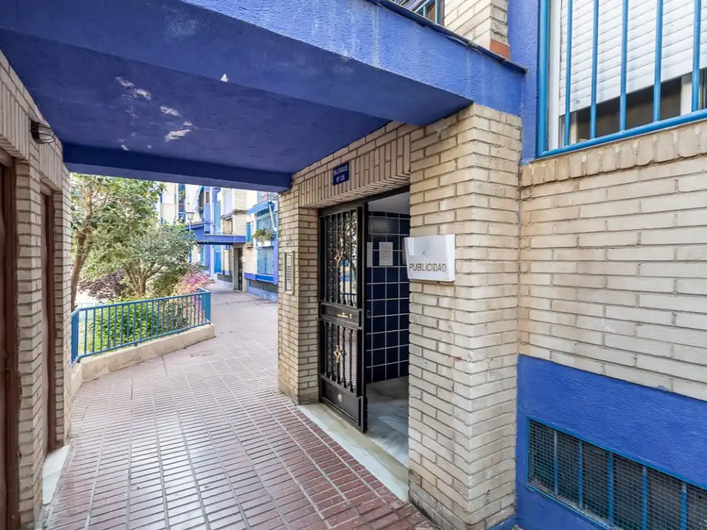 Vista exterior de Pis en venda en Granada amb Calefacció