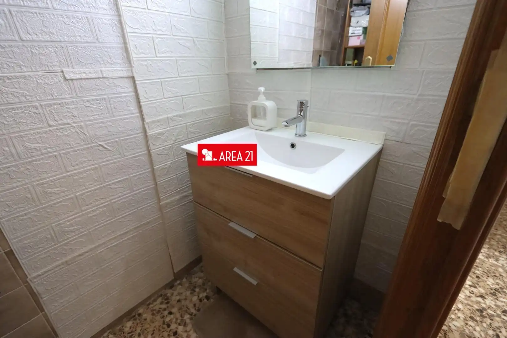 Baño de Piso en venta en Valencia con Aire acondicionado y Balcón