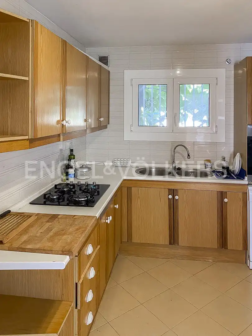 Cocina de Casa adosada de alquiler en Sitges con Calefacción, Jardín privado y Terraza