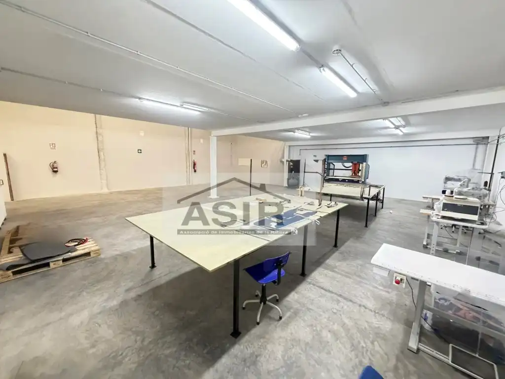 Nave industrial in vendita a Avenida Drets Humans, imagen 8