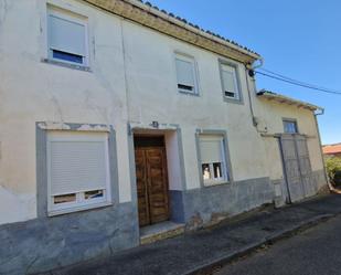 Vista exterior de Casa o xalet en venda en Llamas de la Ribera amb Terrassa i Traster