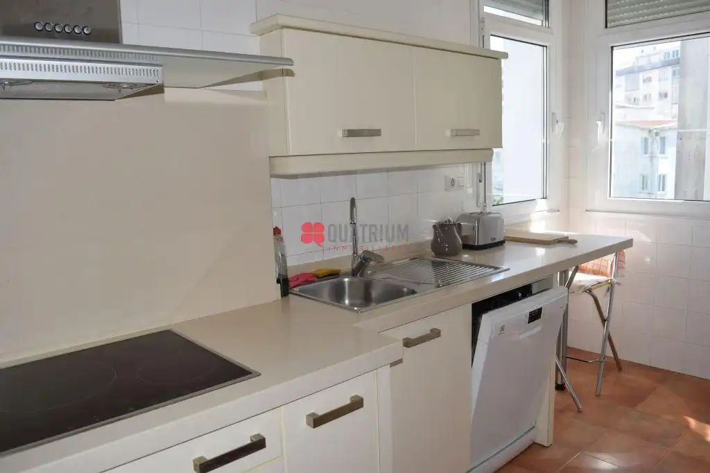 Cocina de Piso en venta en Santiago de Compostela  con Calefacción