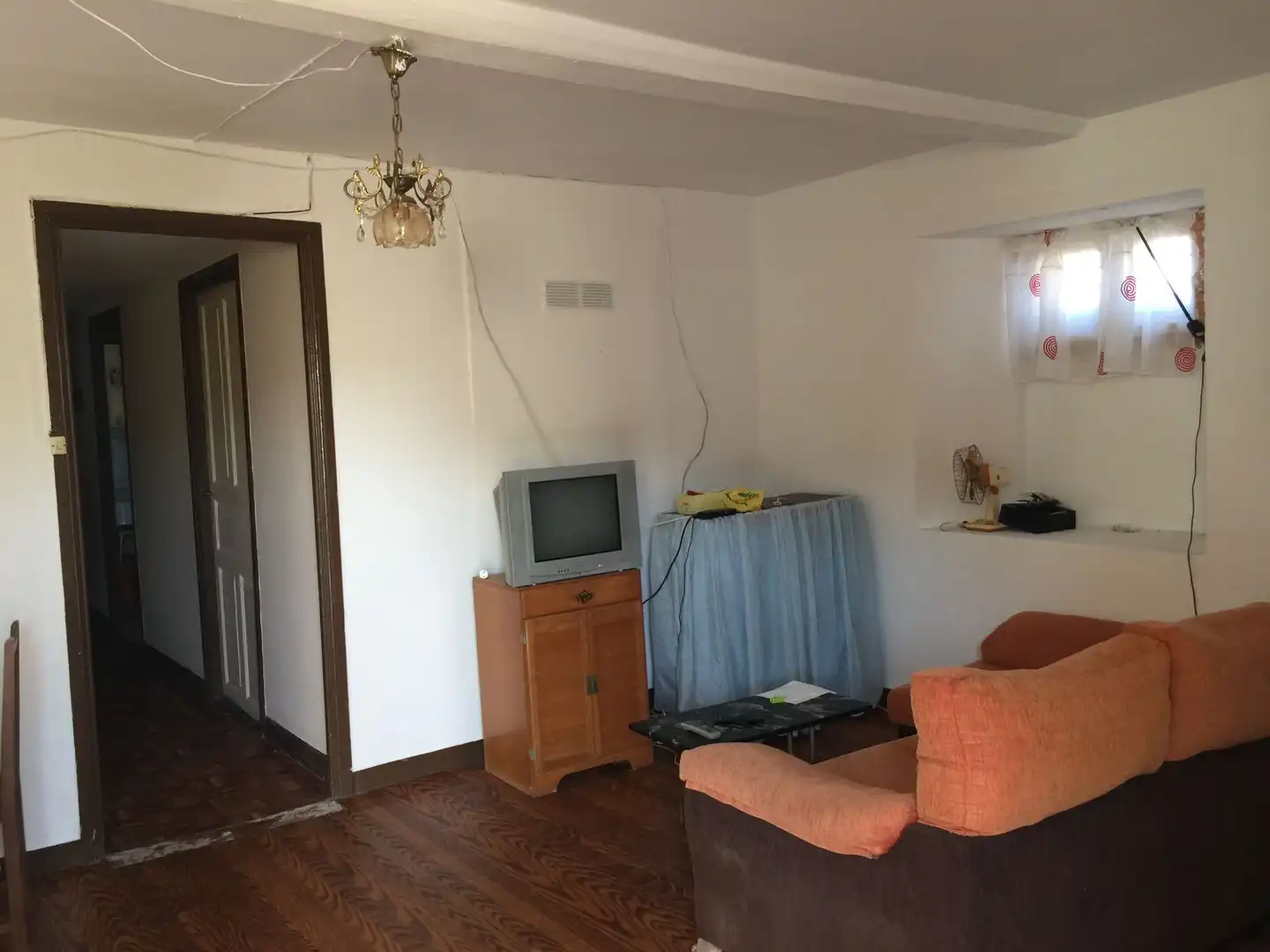 Sala d'estar de Finca rústica en venda en Corcubión amb Calefacció, Jardí privat i Terrassa
