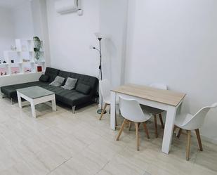 Sala d'estar de Apartament de lloguer en Alicante / Alacant amb Aire condicionat