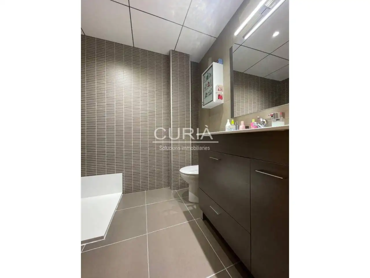 Bathroom of Flat for sale in Lleida  with Air Conditioner, Heating and Parquet flooring