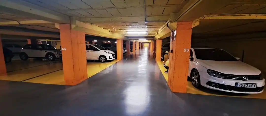 Doppelparkplatz zur Miete in Avinguda del Segre, imagen 8