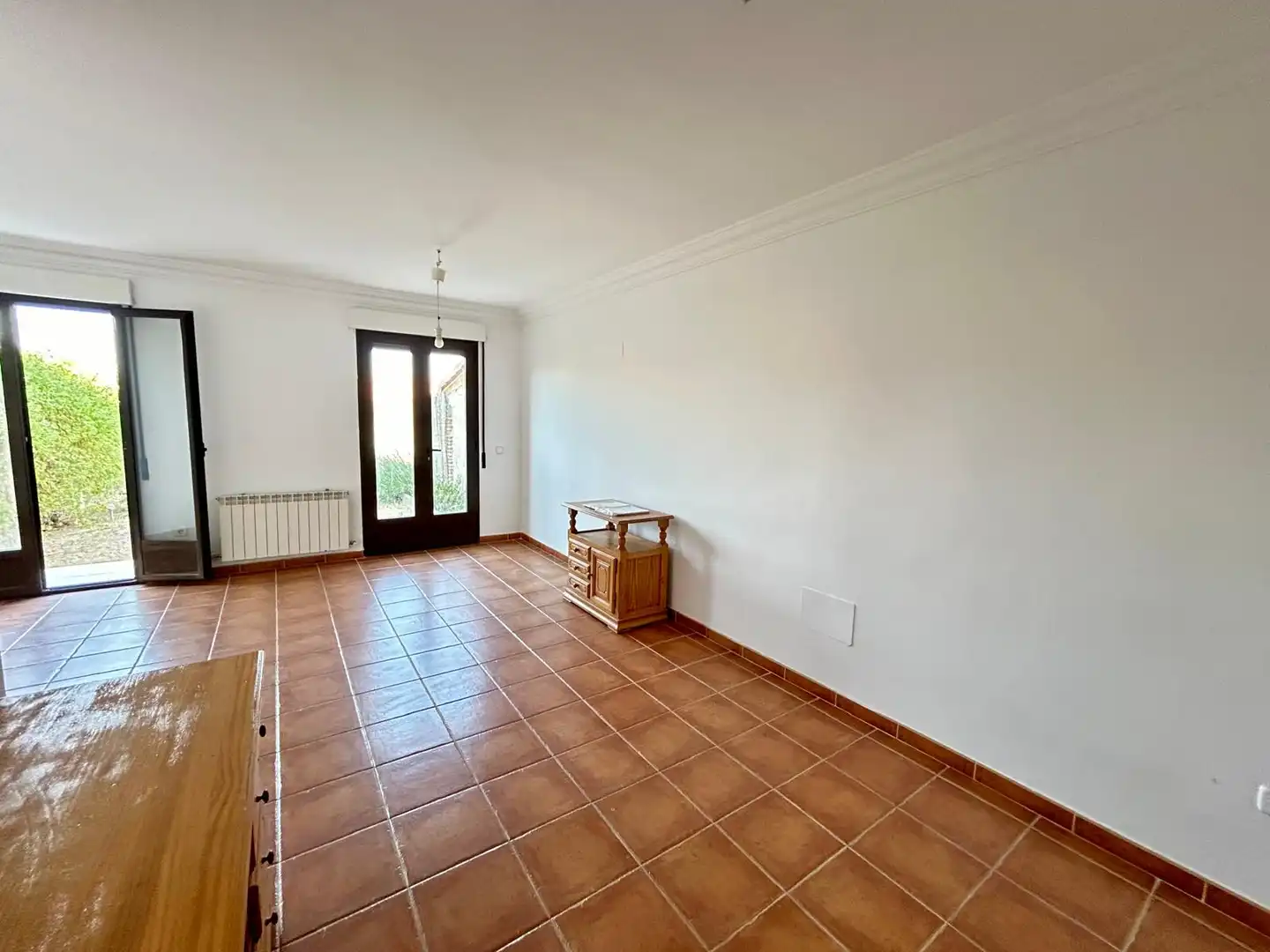 Sala d'estar de Casa adosada en venda en Segovia amb Calefacció, Jardí privat i Forn