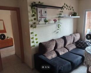 Living room of Flat to rent in  Granada Capital  with Air Conditioner and Balcony