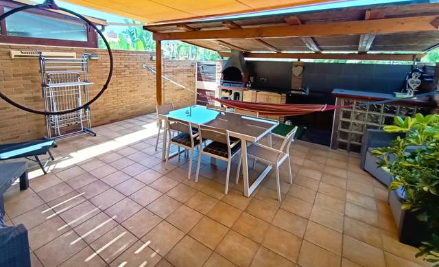 Casa adosada en Venta en Carrer Pisa, 6 en Els Ametllers