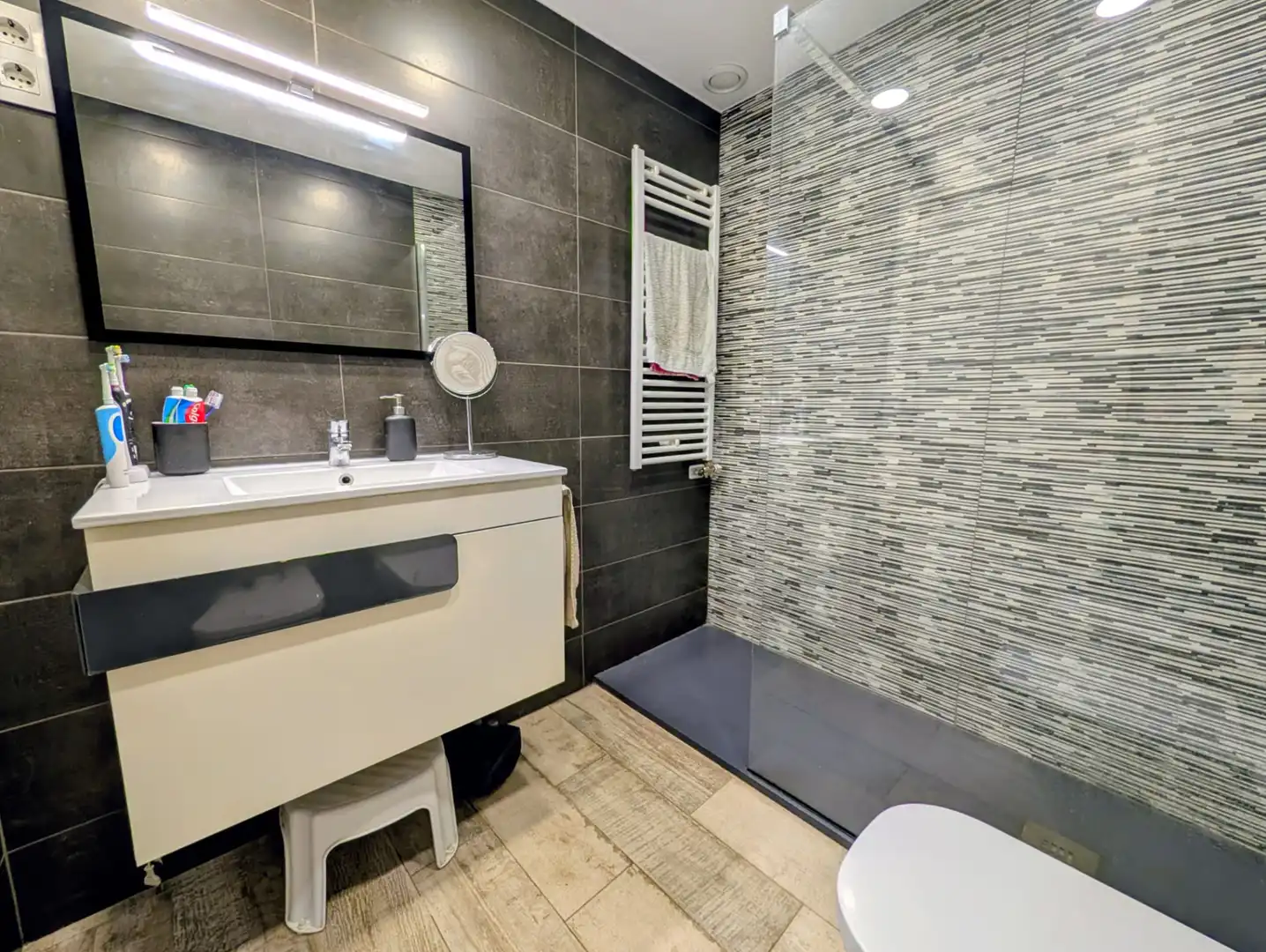 Baño de Casa adosada en venta en Badalona con Parquet, Terraza y Trastero