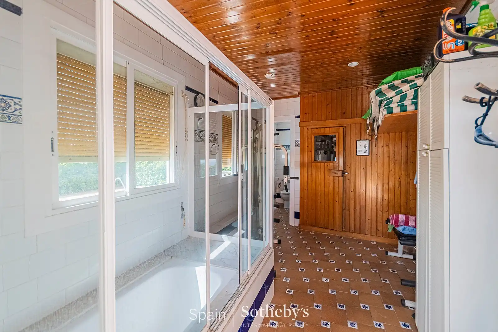 Bany de Casa o xalet en venda en Barcelona amb Aire condicionat, Calefacció i Jardí privat