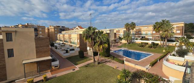 Casa adosada en Alquiler en Calafell Residencial