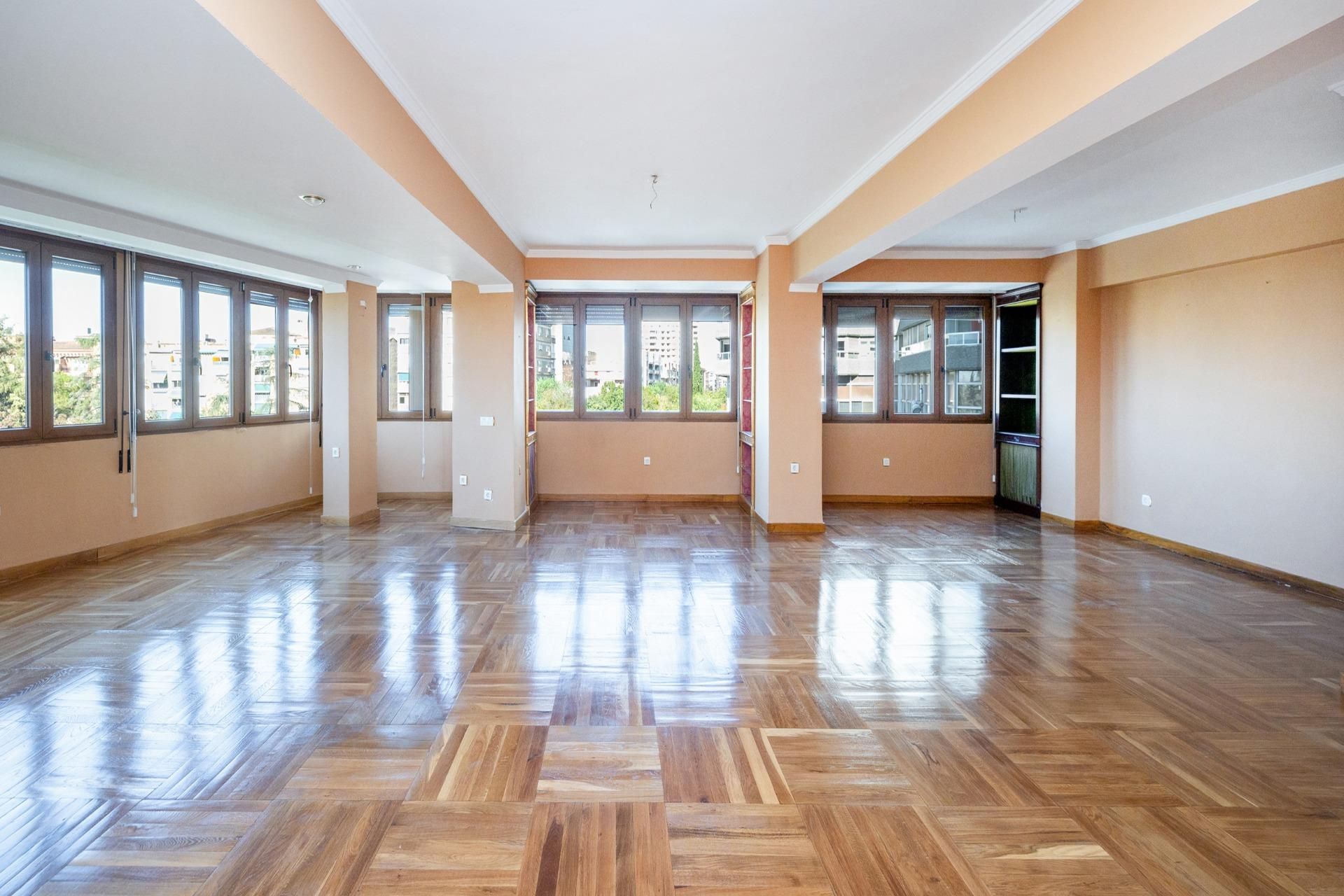 Living room of Flat for sale in  Granada Capital  with Heating, Private garden and Parquet flooring