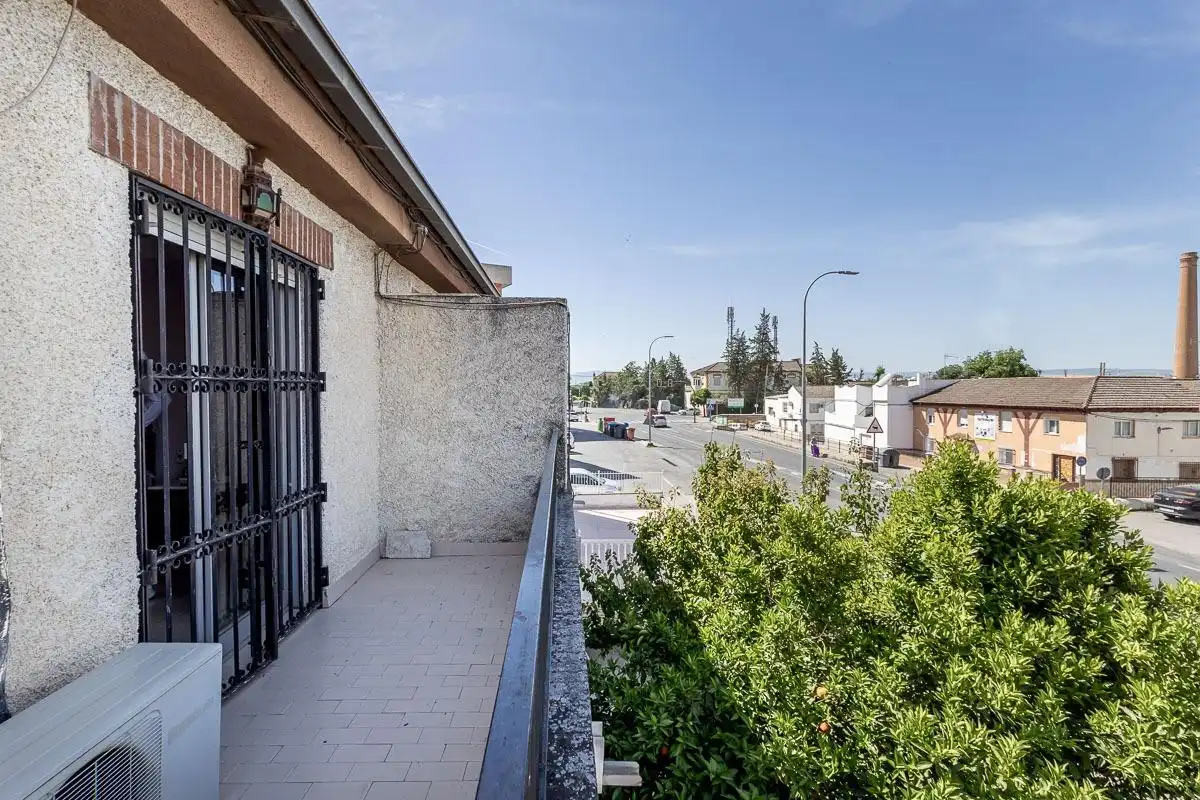 Casa adosada en venta en Calle LA REDONDA, 21, Pinos Puente