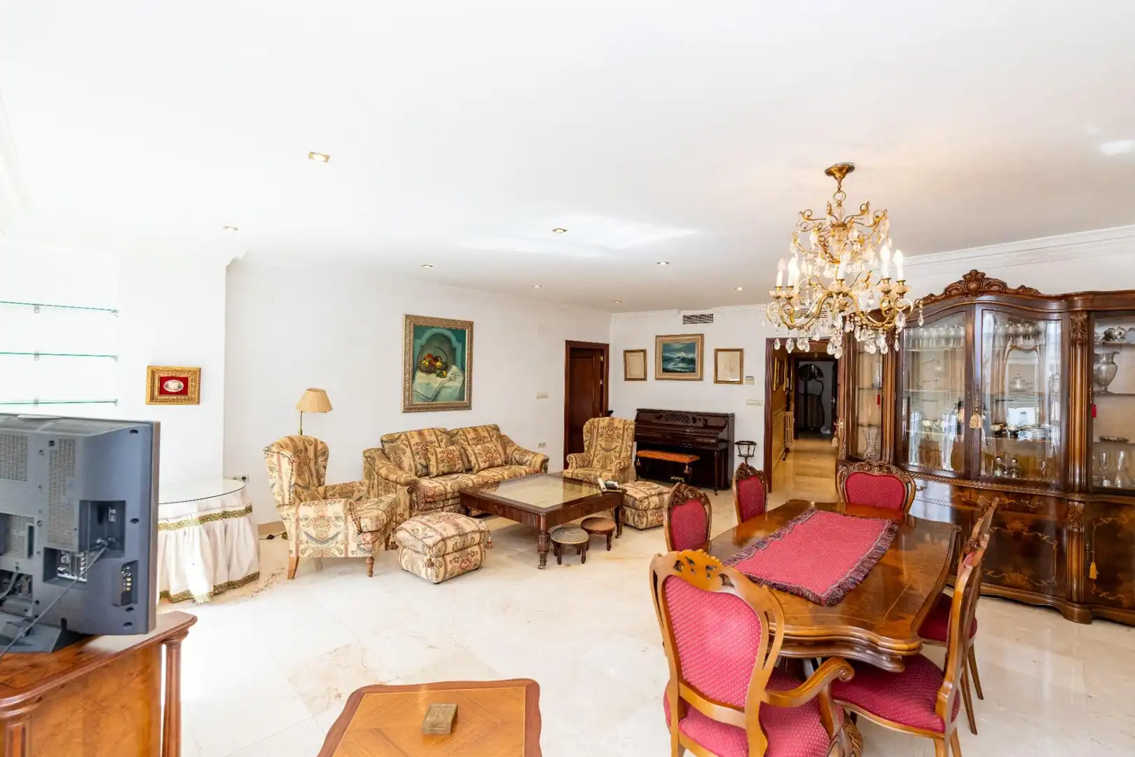 Living room of Flat for rent in Granada  with Air Conditioner, Furnished and Balcony