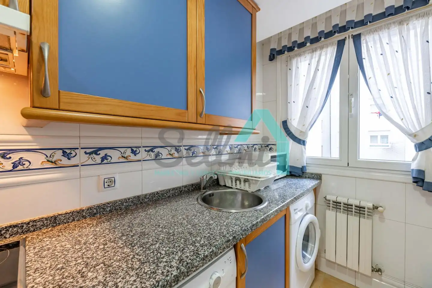 Cocina de Piso en venta en Oviedo  con Calefacción y Parquet