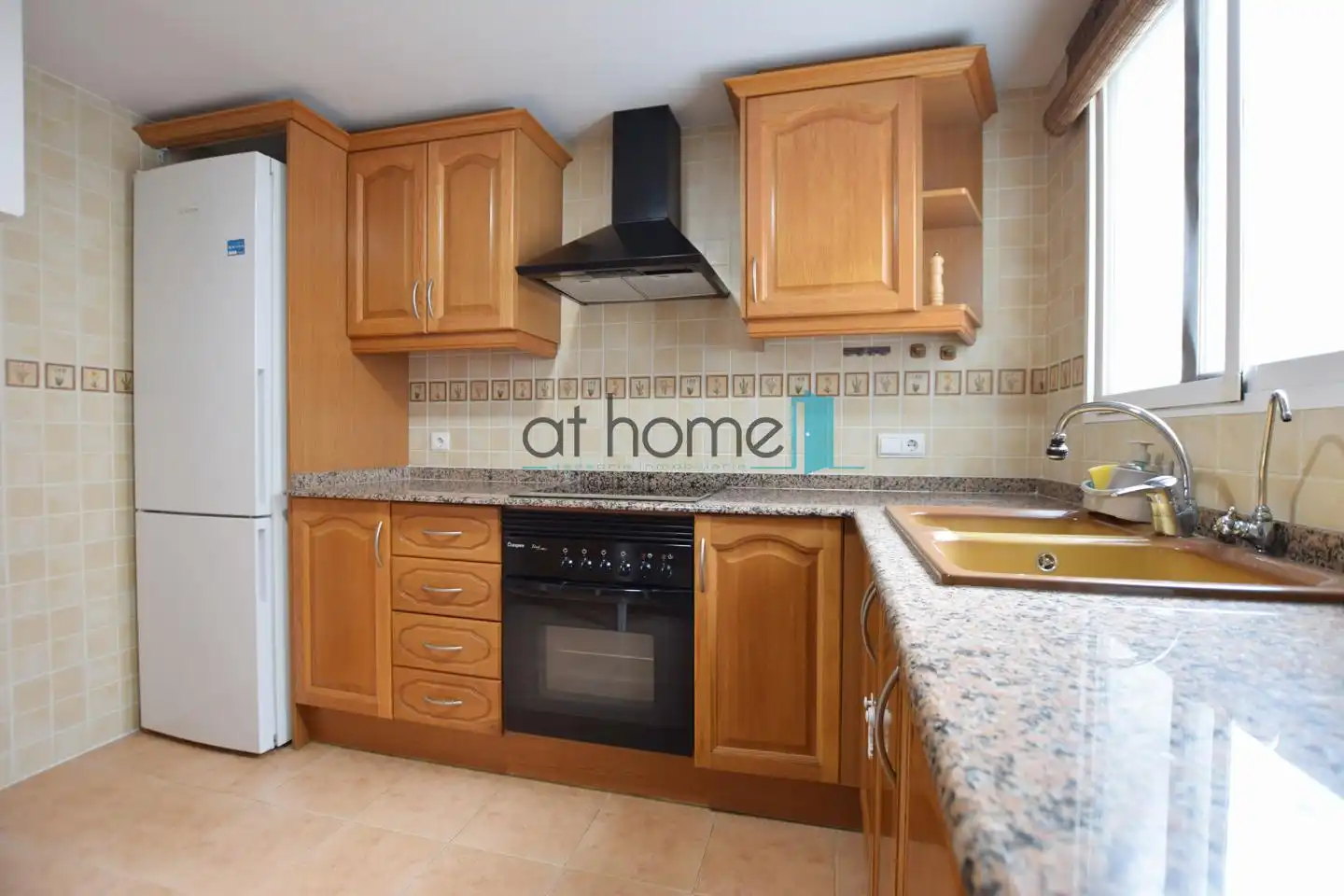 Flat for rent in Avinguda del País Valencià, Centro