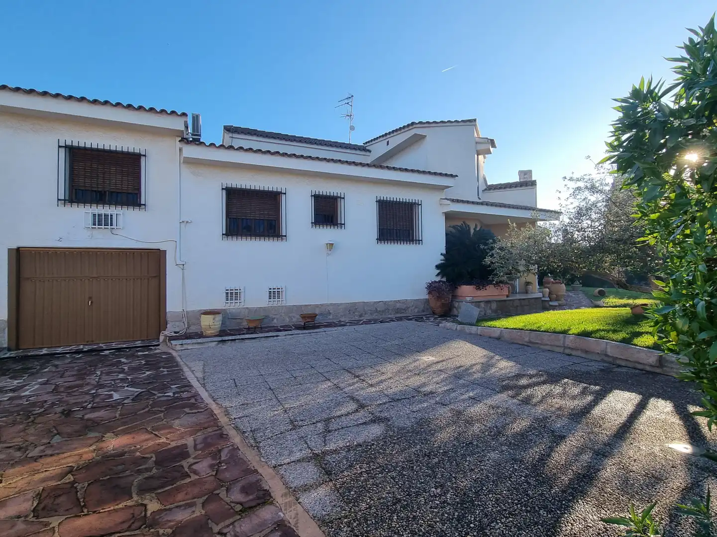 Vista exterior de Casa o chalet en venta en Vila-real con Calefacción