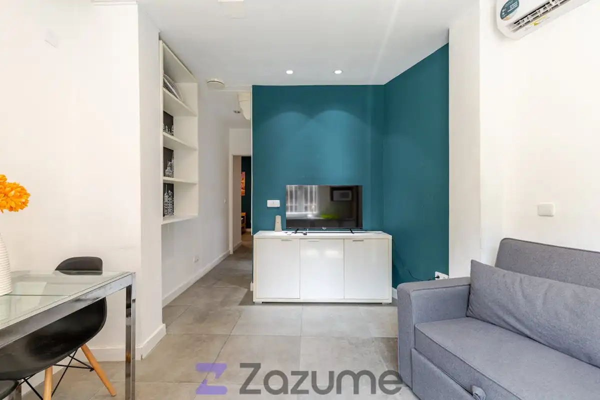 Living room of Flat for rent in Madrid  with Air Conditioner, Terrace and Furnished