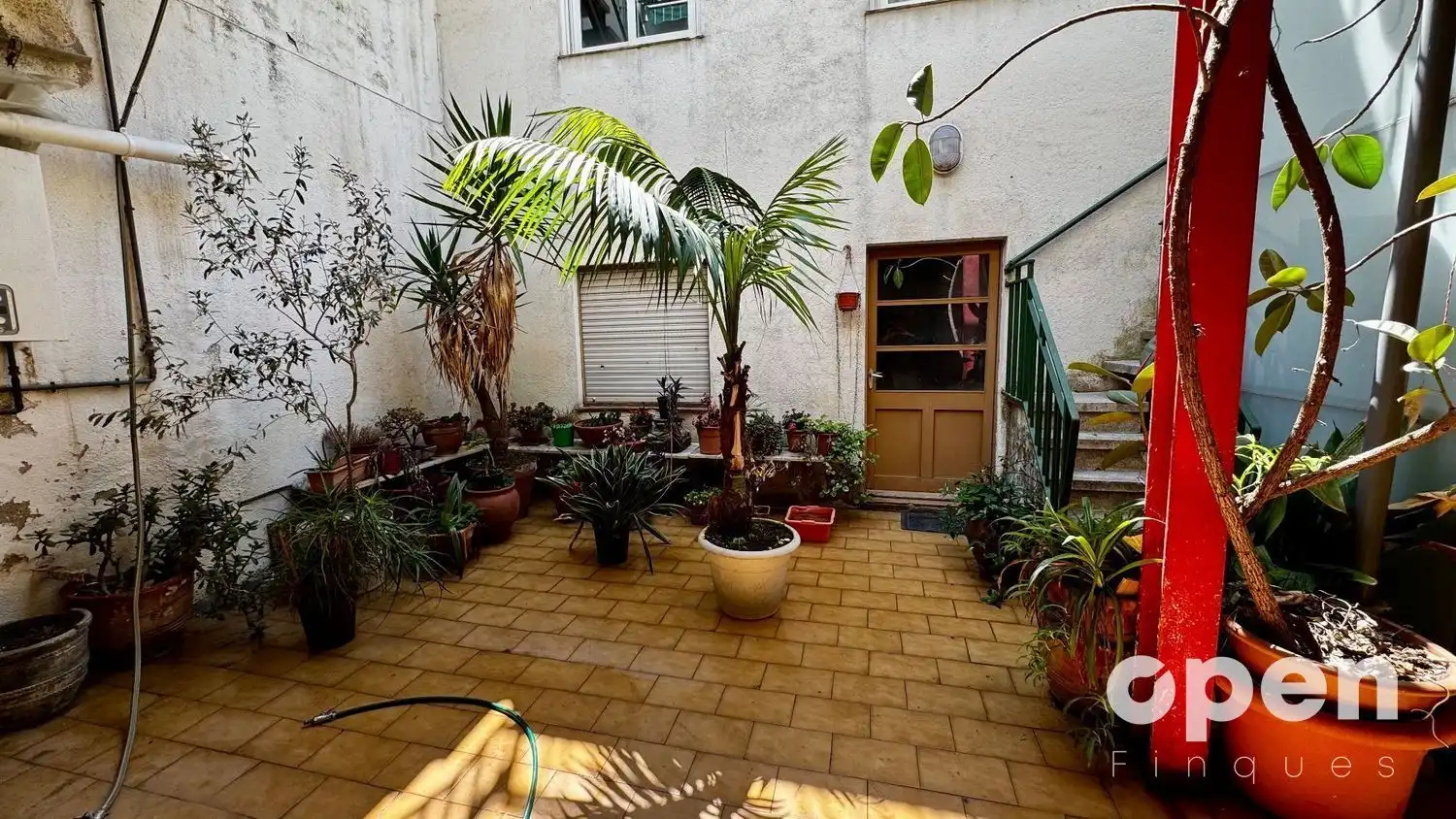 Balcony of Houses for sale in Terrassa  with Air Conditioner, Heating and Terrace