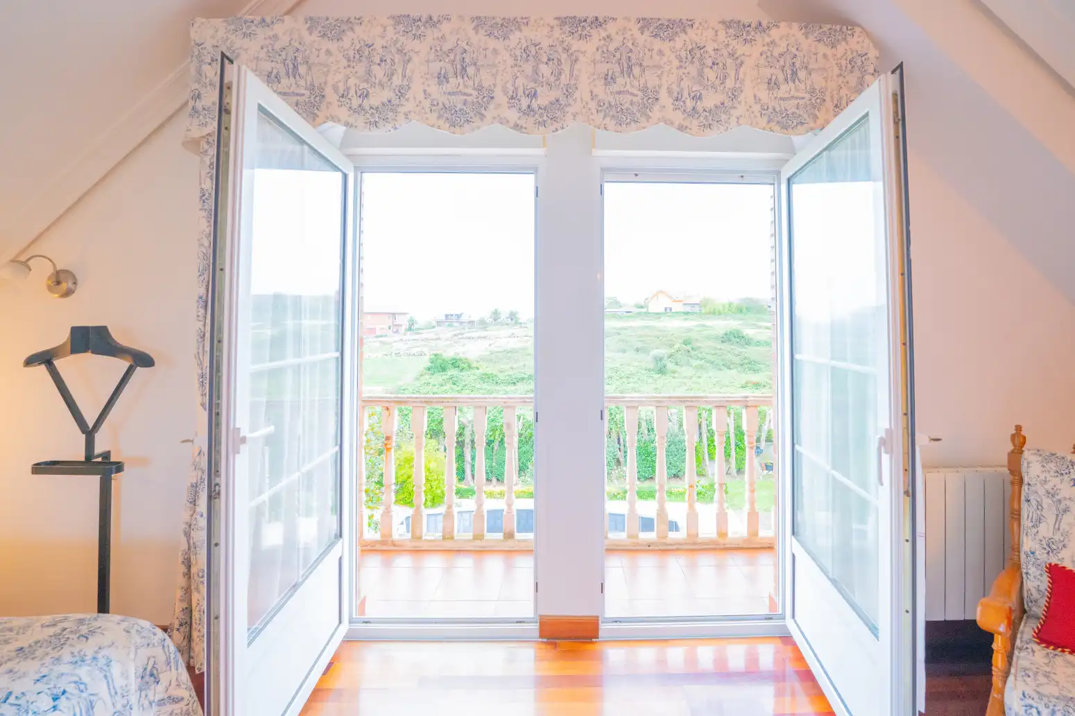 Balcony of Houses for sale in Cueto