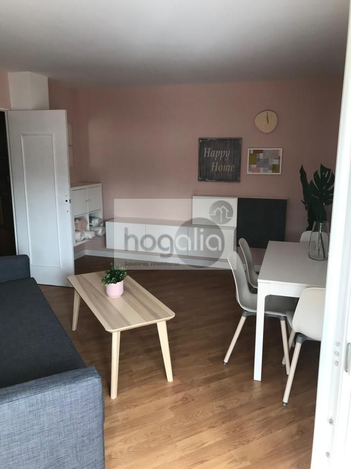 Living room of Flat to rent in  Sevilla Capital  with Air Conditioner, Terrace and Furnished