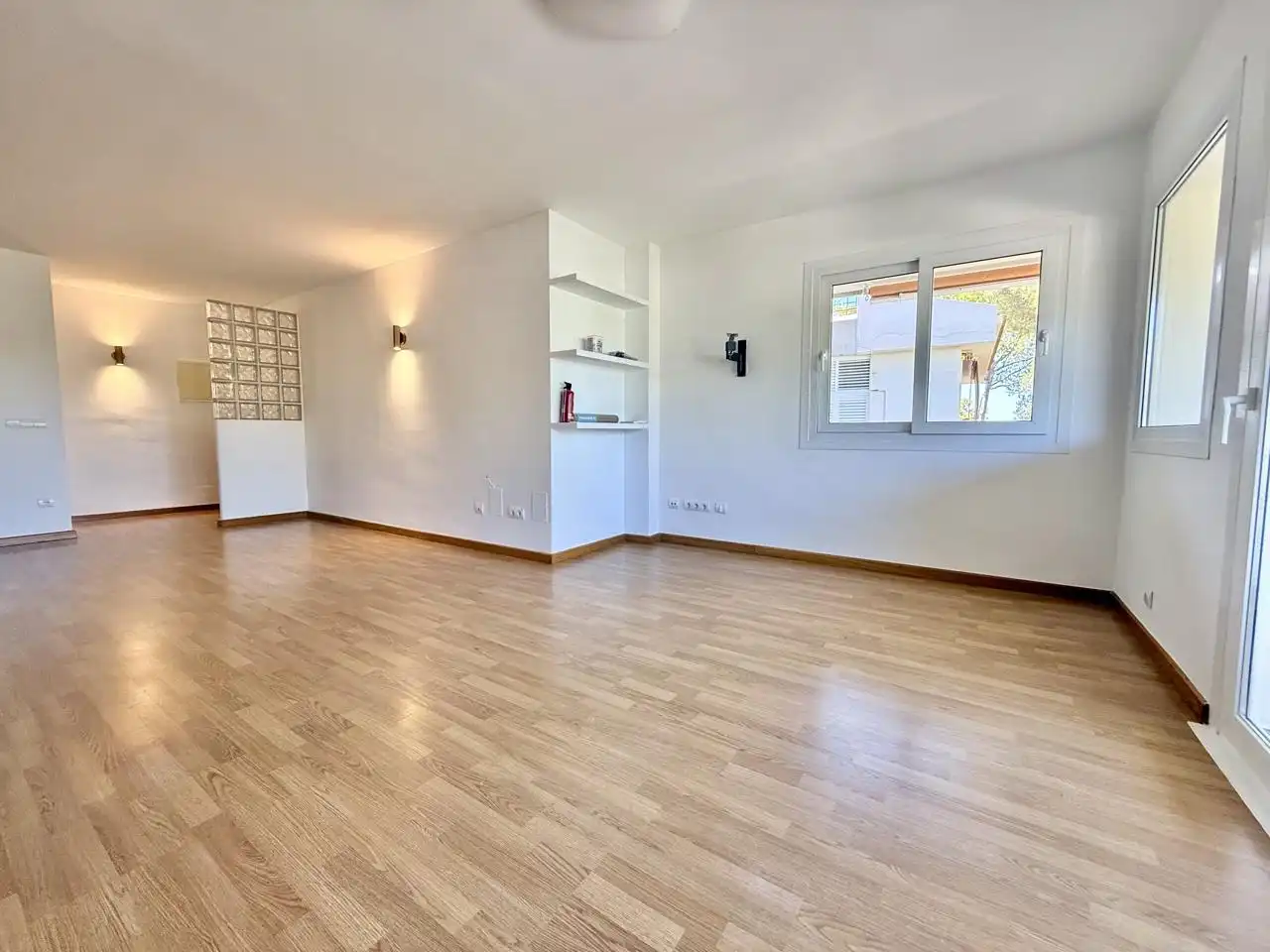 Piso con terraza en alquiler en Garcilaso De La Vega, imagen 16