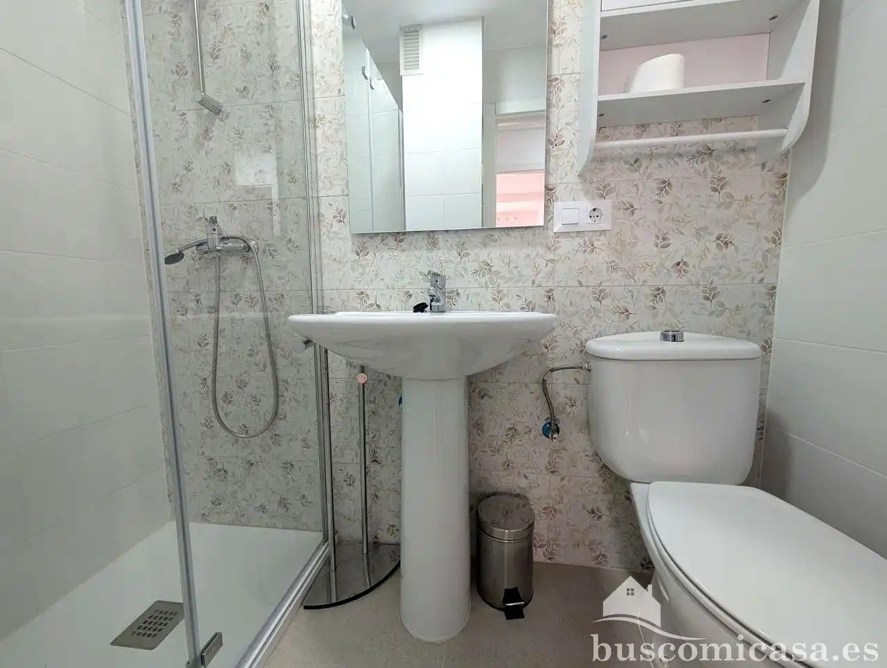 Bathroom of Flat for rent in Linares  with Air Conditioner, Furnished and Balcony