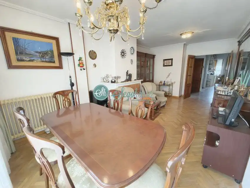 Comedor de Piso en venta en Segovia con Calefacción, Terraza y Trastero