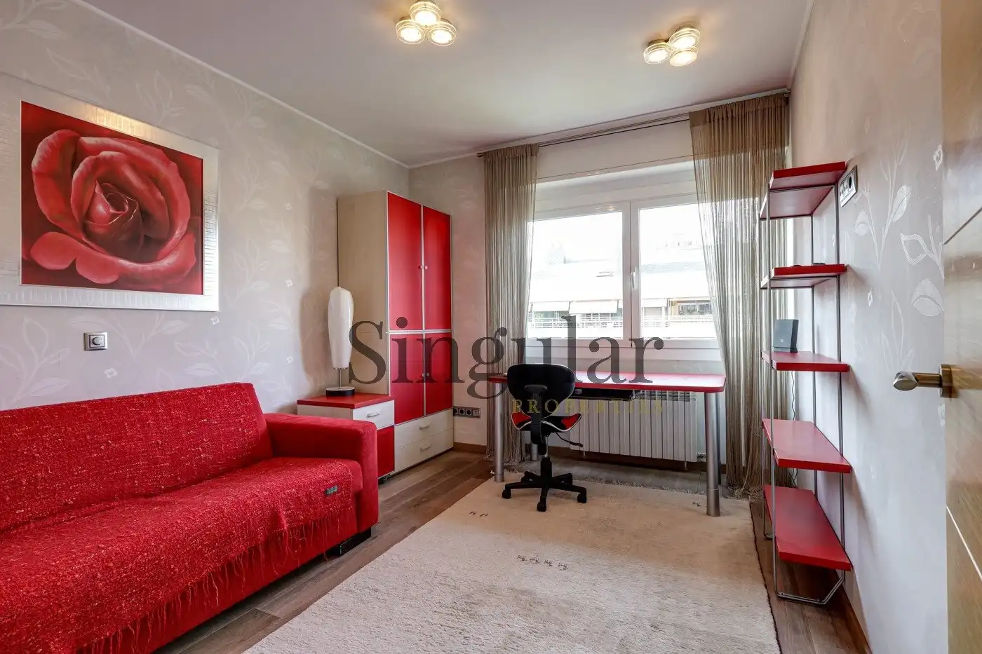 Schlafzimmer von Dachboden zur Miete in Barcelona mit Klimaanlage, Heizung und Privatgarten