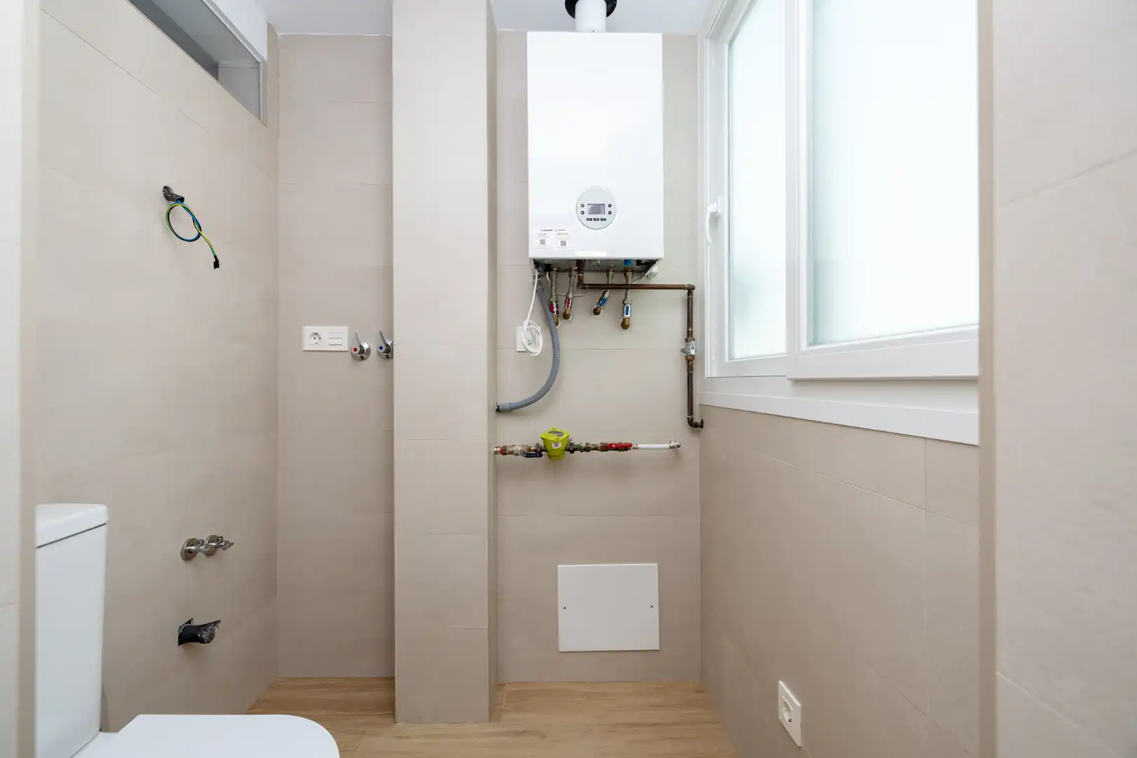 Badezimmer von Wohnung zur Miete in Granada mit Klimaanlage, Heizung und Möbliert