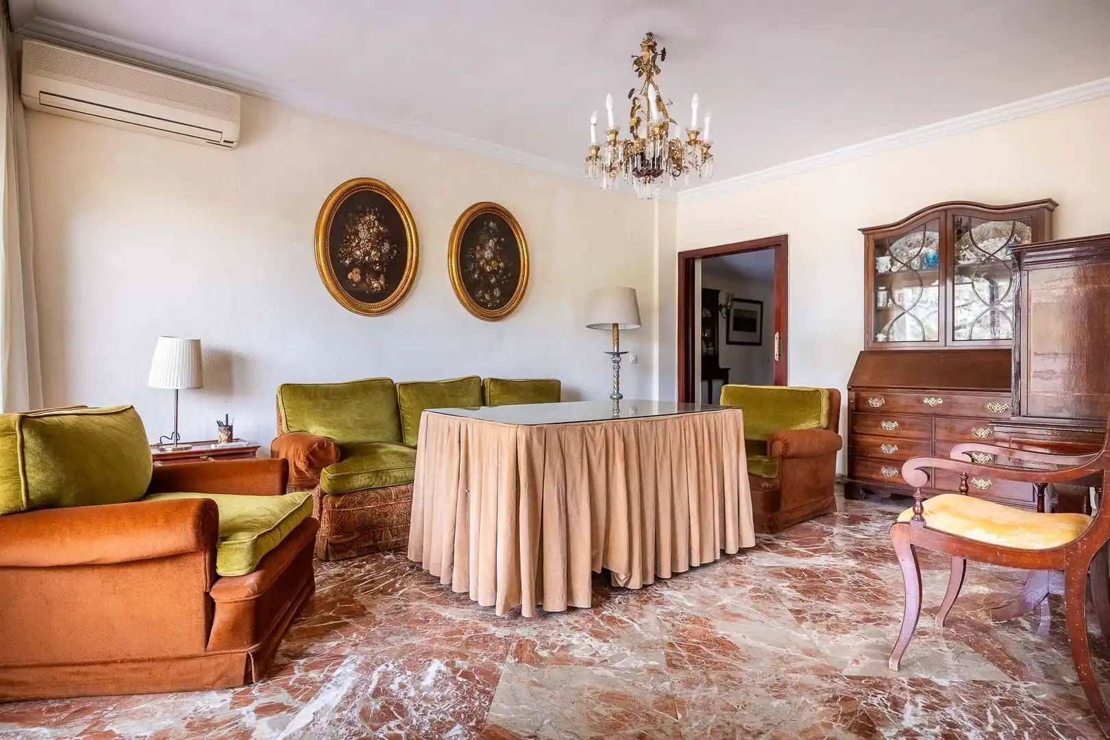 Wohnzimmer von Wohnung zum Verkauf in Sevilla mit Klimaanlage, Privatgarten und Terrasse