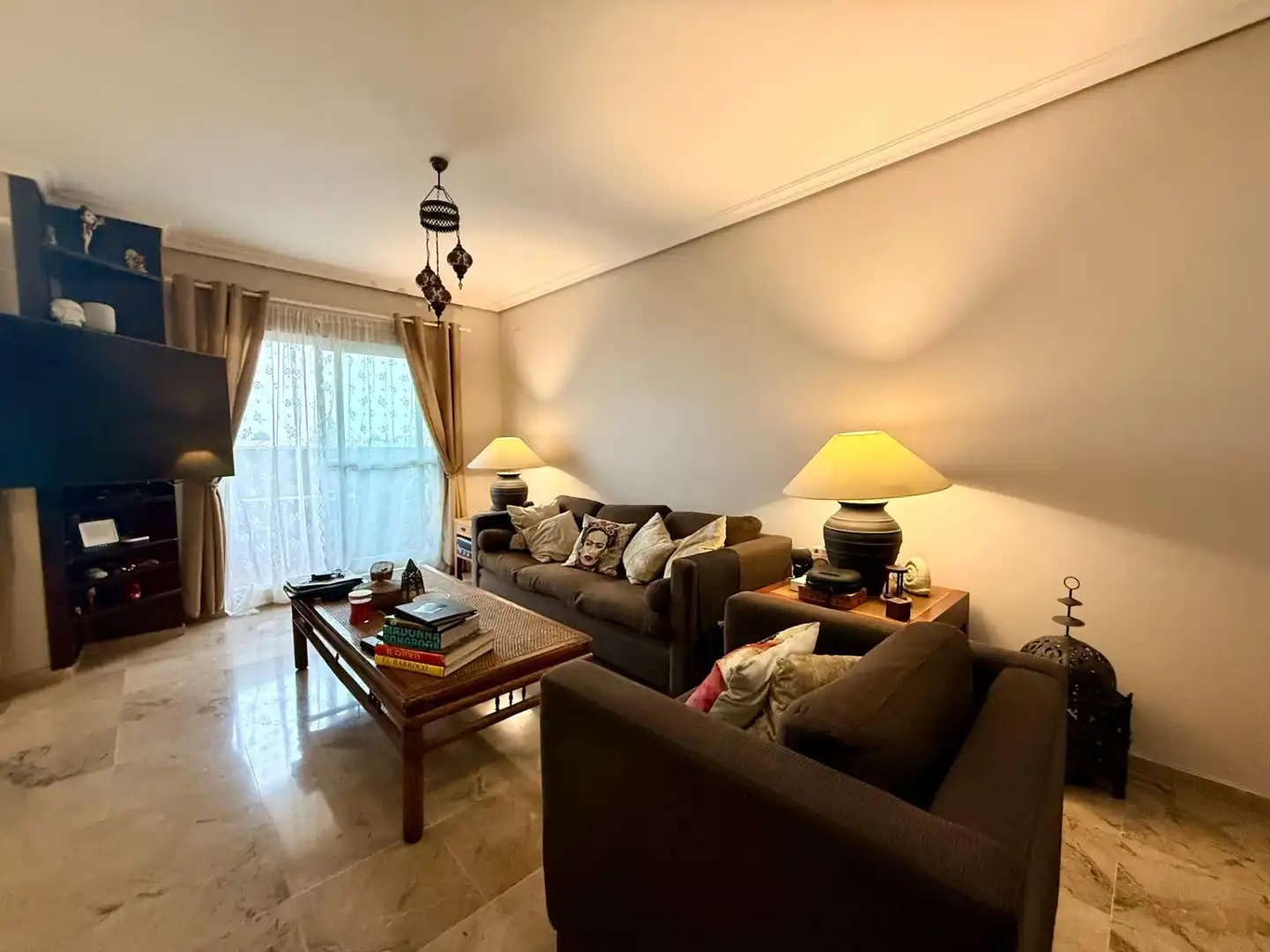 Living room of Flat for sale in Sevilla  with Air Conditioner, Terrace and Storage room