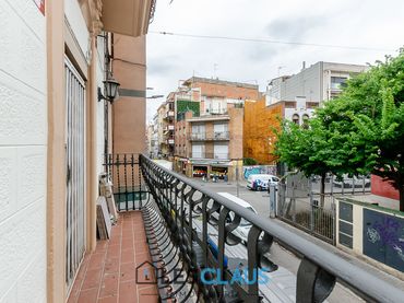 Piso con balcón en venta en Carrer del Montseny