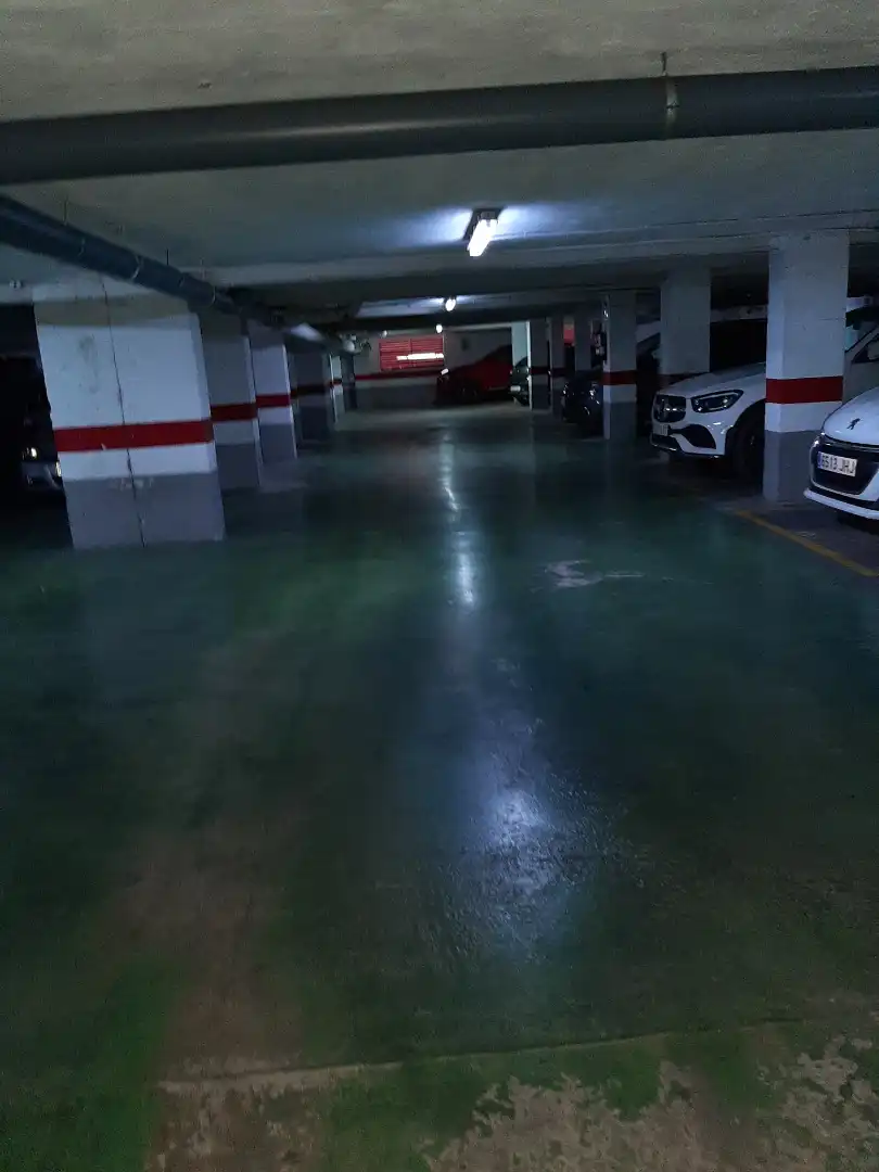 Parkplatz von Garage zur Miete in Valencia