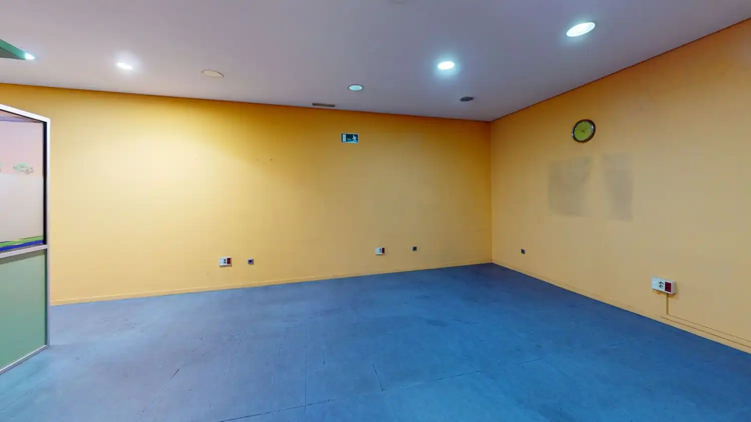 Commercial properties for rent in Sevilla  with Air Conditioner