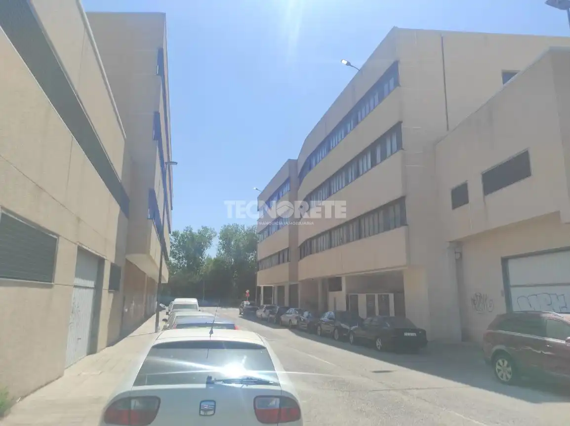 Vista exterior de Estudi en venda en Guadalajara