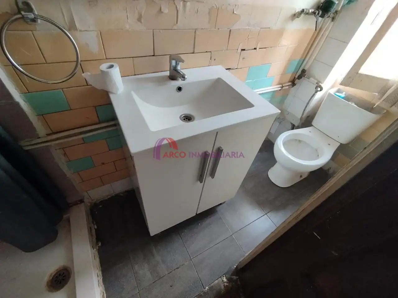 Bathroom of Flat for sale in Burgos  with Balcony