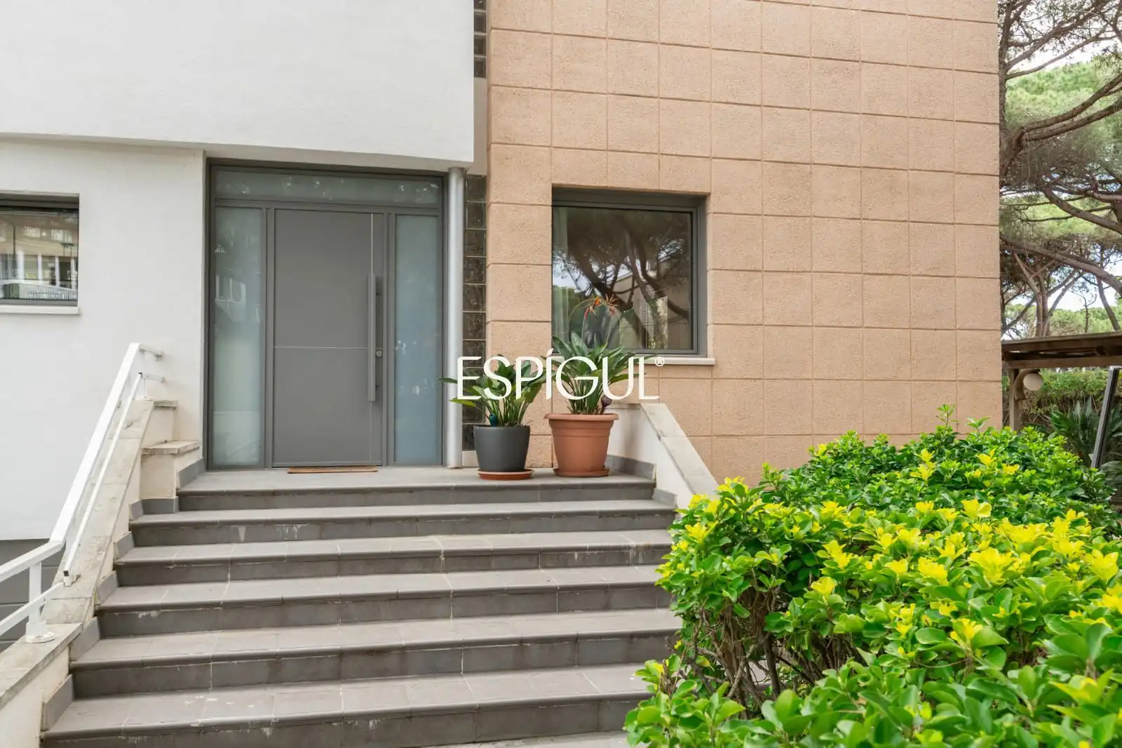 Vista exterior de Casa o chalet en venta en Gavà con Aire acondicionado, Calefacción y Parquet