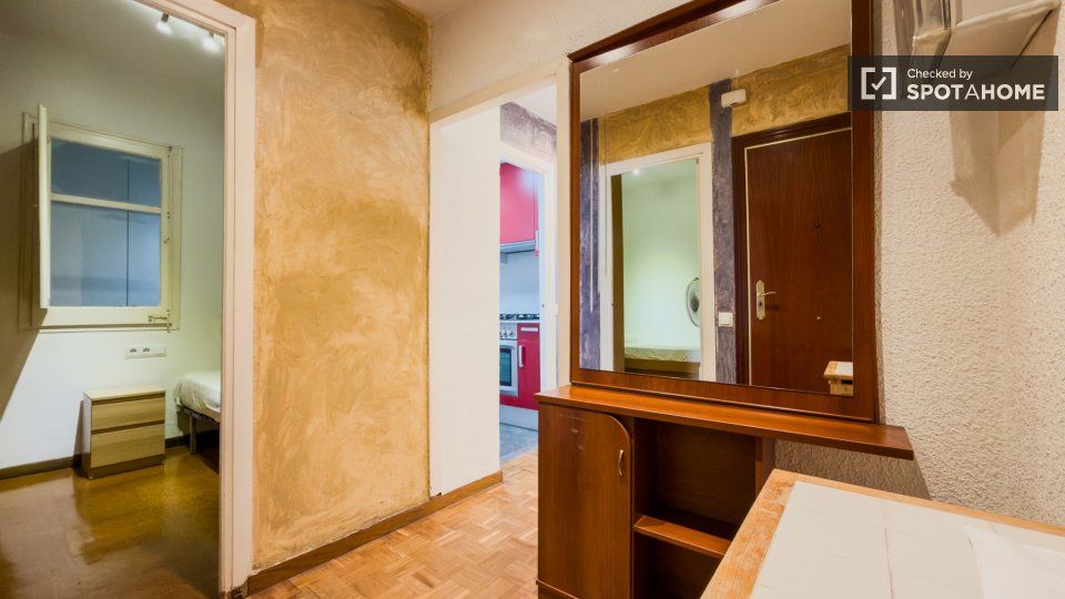 Habitación de Piso de alquiler en  Barcelona Capital con Aire acondicionado, Calefacción y Amueblado