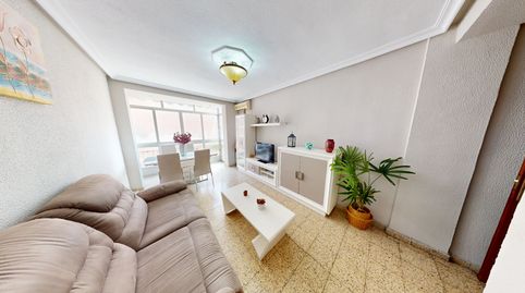 Foto 3 de Piso en venta en Carrer Garbinet, Carolinas Altas, Alicante / Alacant