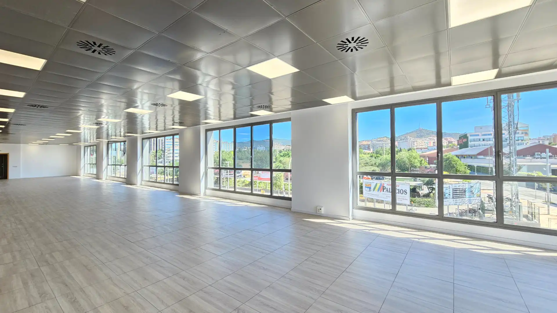 Büro zur Miete in Sant Joan Despí mit Klimaanlage und Alarm