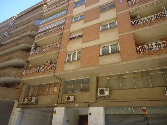Garage zur Miete in Carrer de Roca Labrador, 6, Instituts - Universitat