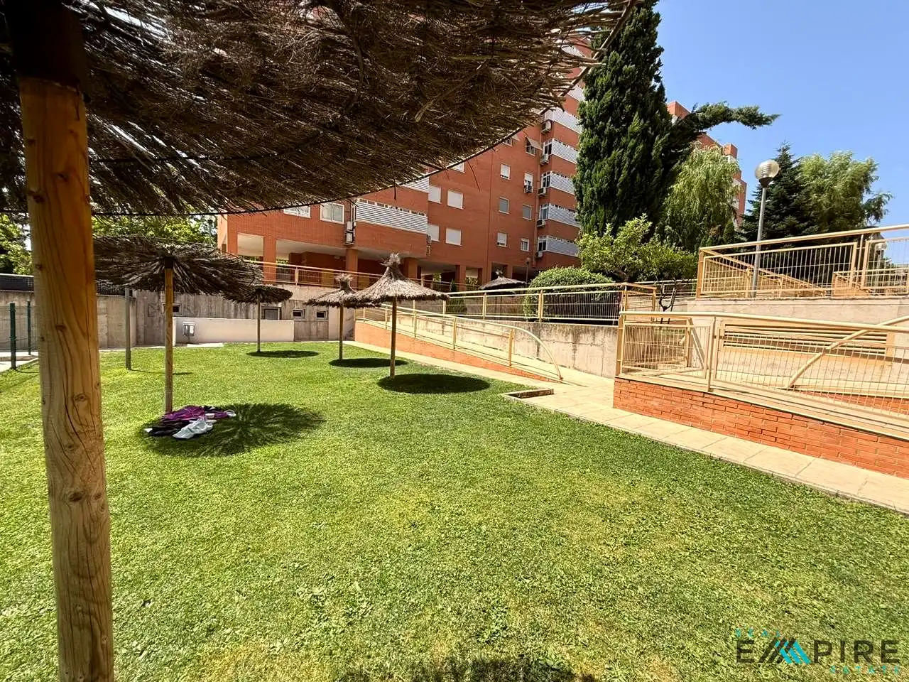 Jardín de Piso en venta en Madrid con Calefacción, Trastero y Piscina