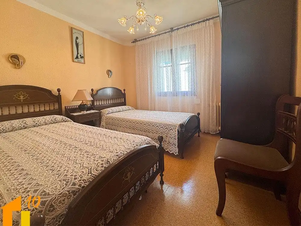 Habitación de Piso en venta en Burgos con Calefacción