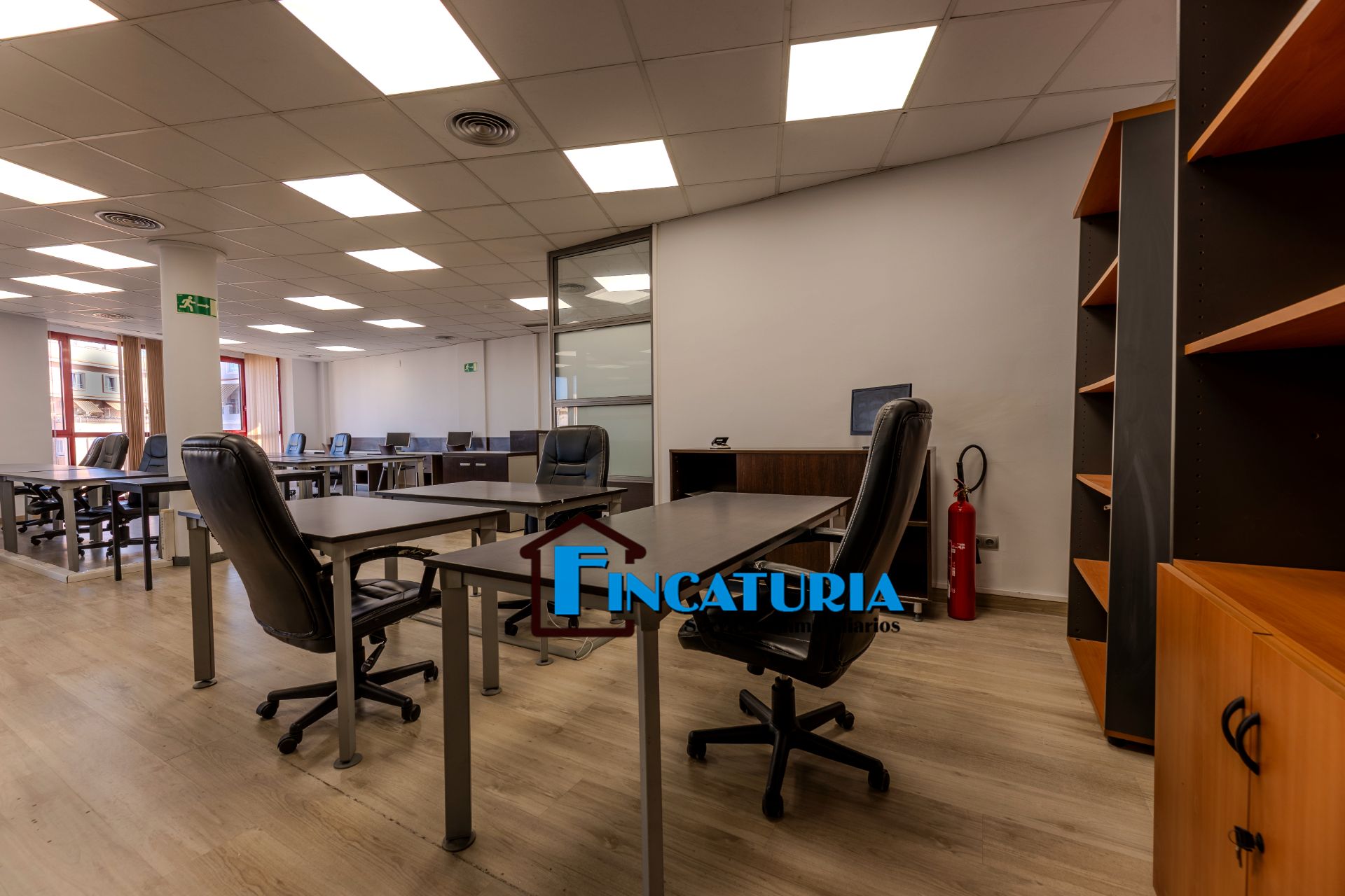 Office for sale in  Valencia Capital  with Air Conditioner and Furnished