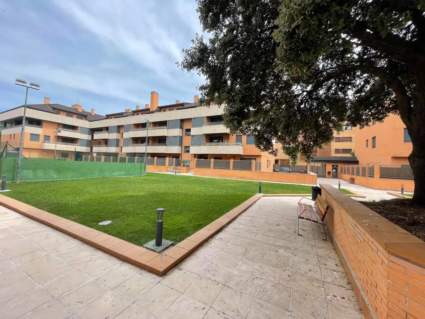 Vista exterior de Piso en venta en Yebes con Aire acondicionado, Calefacción y Jardín privado