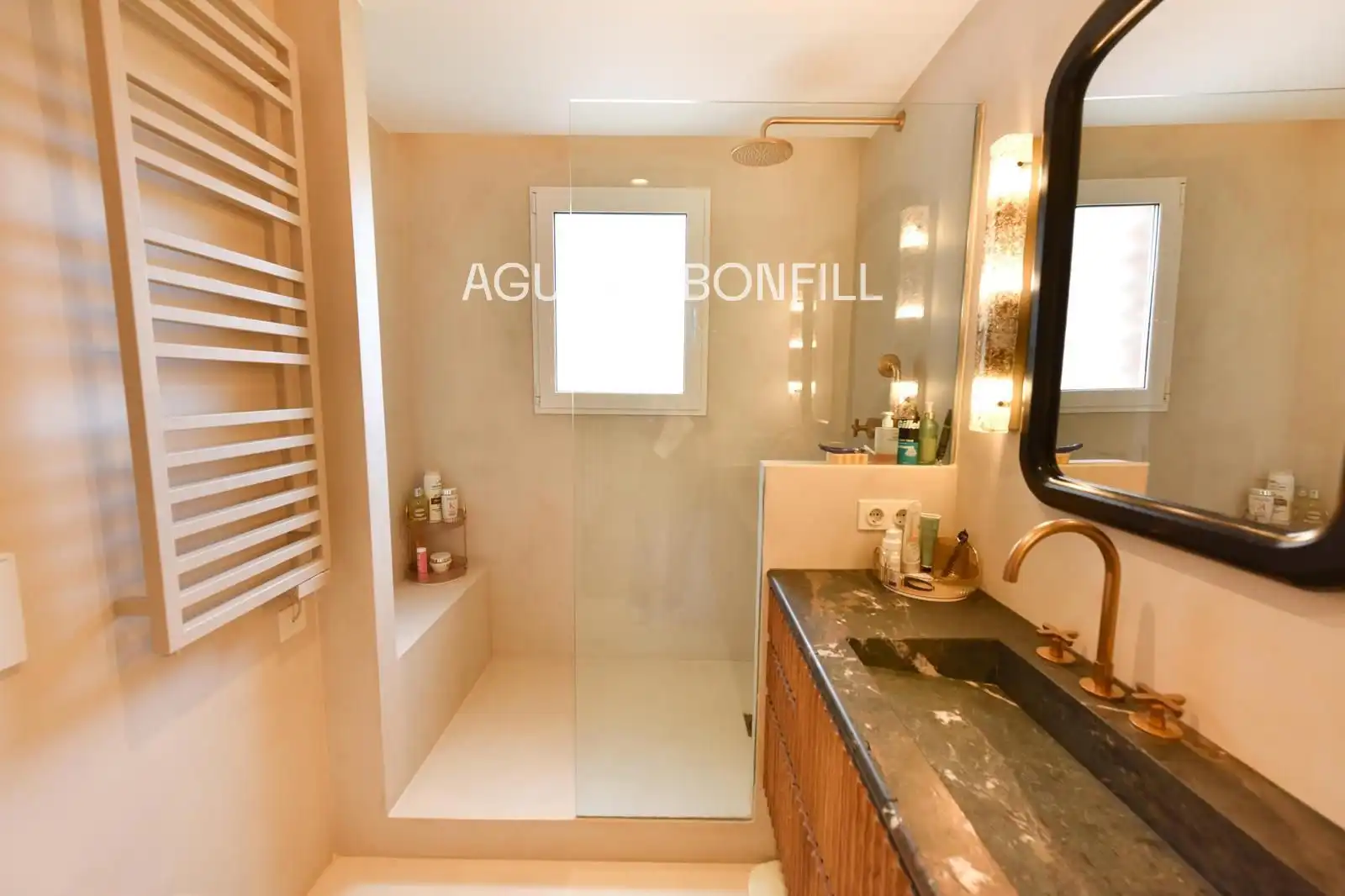 Bathroom of Flat for sale in Barcelona  with Air Conditioner, Heating and Parquet flooring