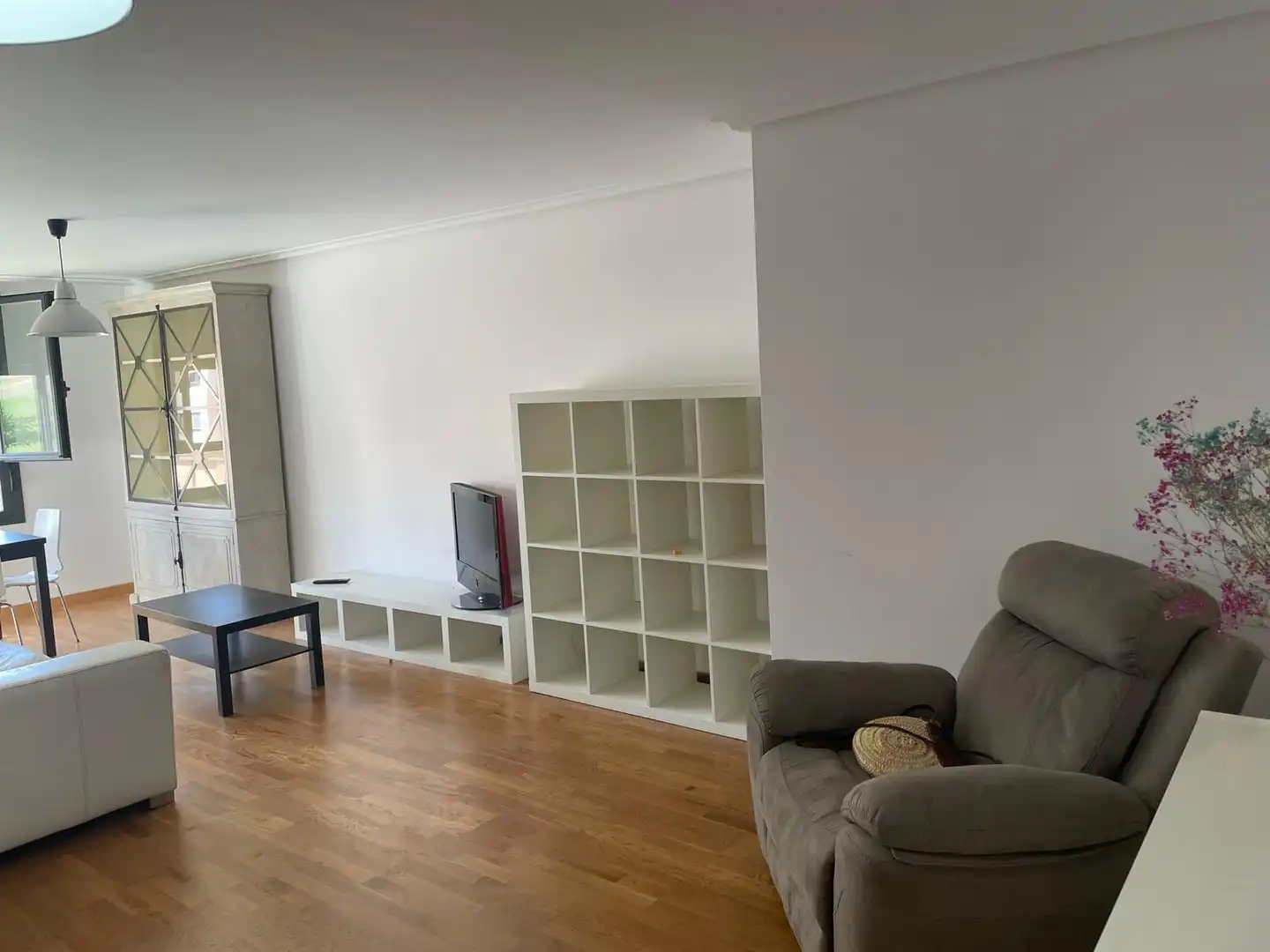 Sala de estar de Piso en venta en  Logroño con Calefacción, Trastero y Amueblado